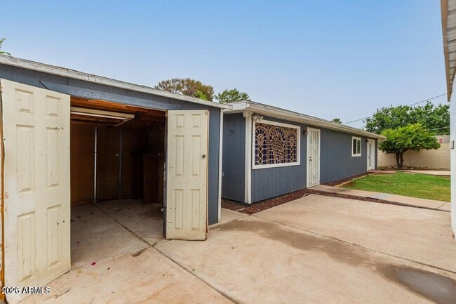 Building Photo - 7340 N 7th Ave