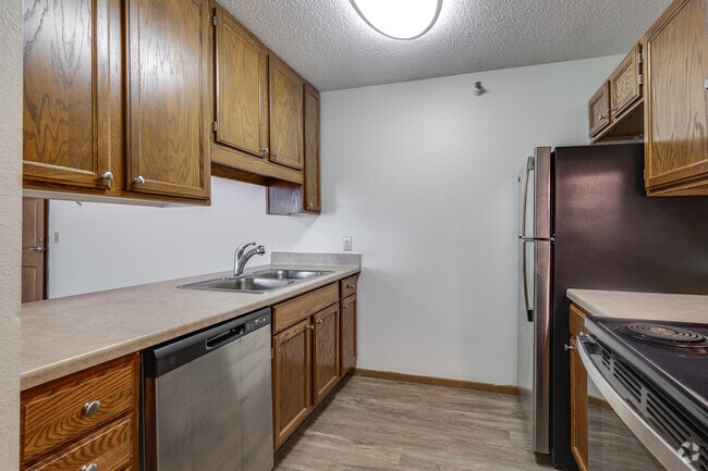 2BR, 1BA - 864SF - Upgraded Appliances - Woodland Park Apartments