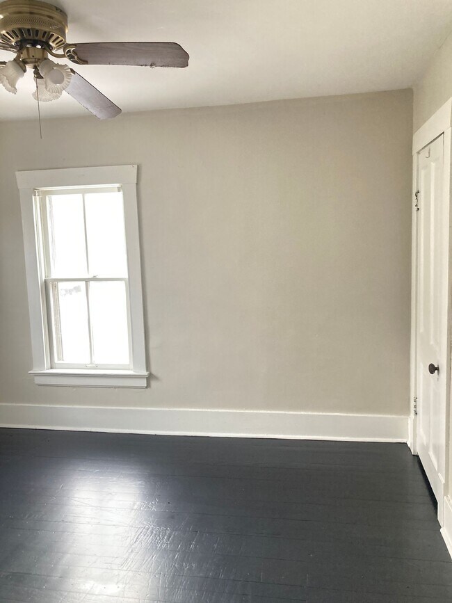 Building Photo - Updated 3 bedroom 1 bath home in downtown Morris