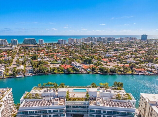 Building Photo - 9221 E Bay Harbor Dr