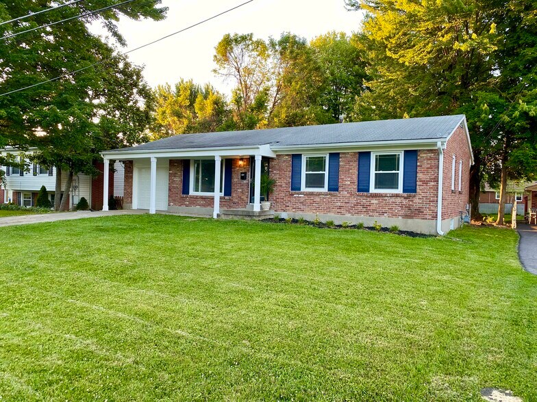 Building Photo - 8003 Broadfern Dr