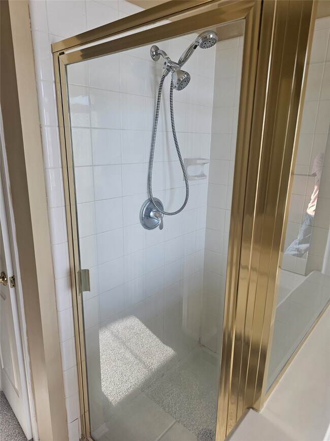 Building Photo - 12111 N Brenton Knoll Dr