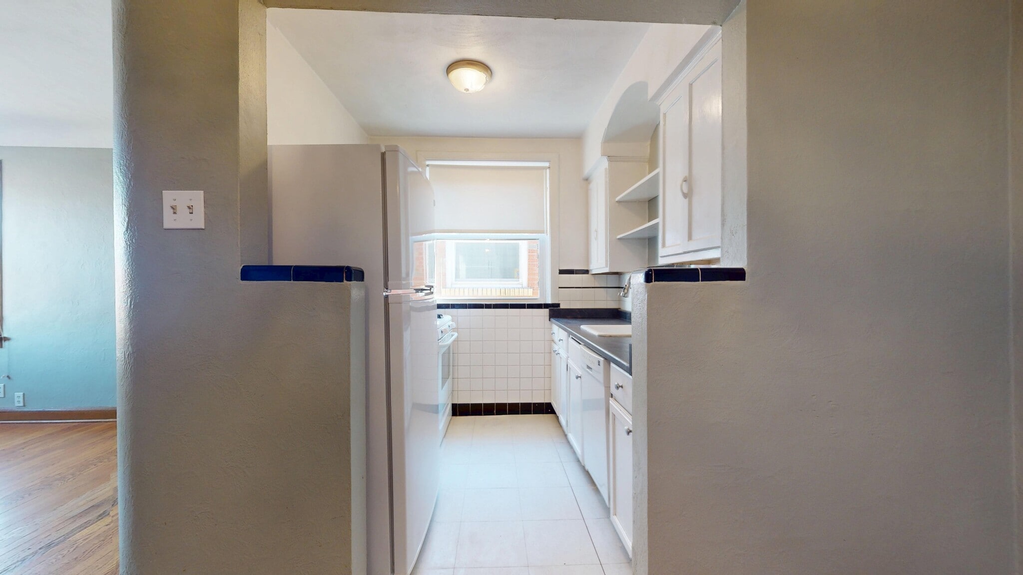 Building Photo - 5816 Mardel Ave