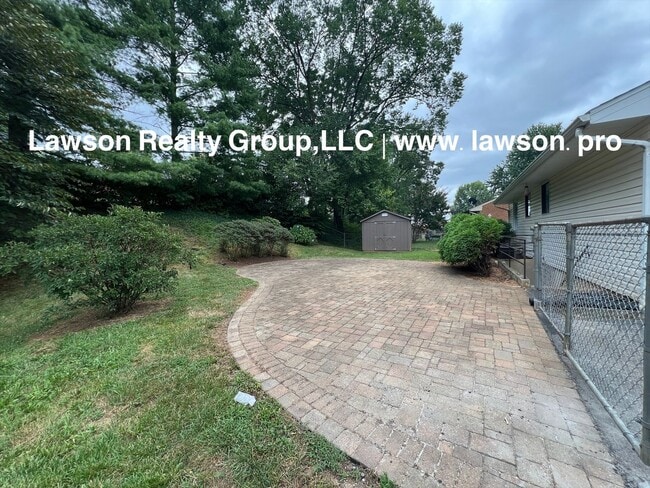 Building Photo - Charming and Clean- Hollins Three Bedroom ...