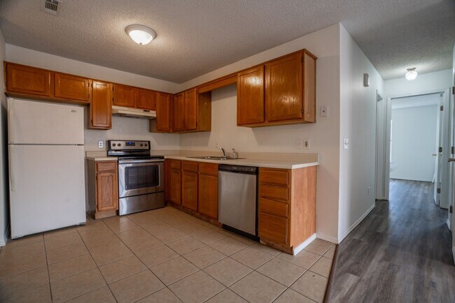 Building Photo - 1518 N Bernice Dr