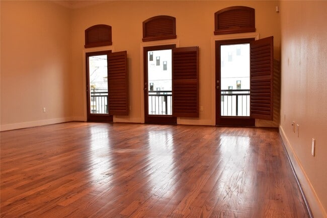 Building Photo - 5515 Petty St