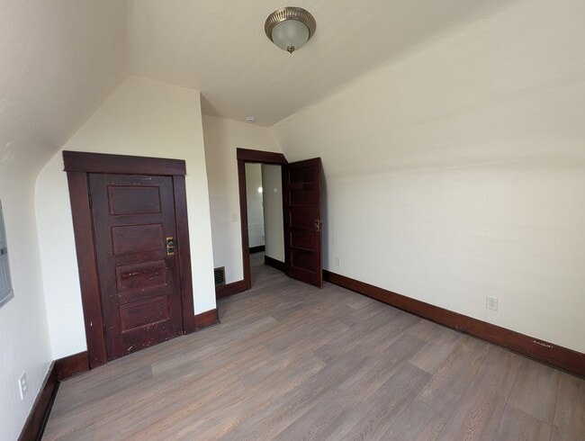 Building Photo - 11thStPl114(1-4)