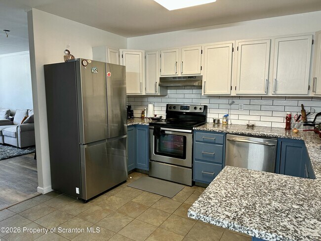 Building Photo - 8 Briarwood Way