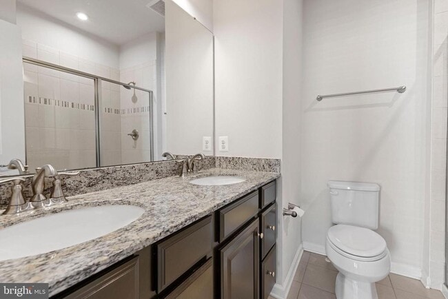 Building Photo - 537 Willow Bend Dr