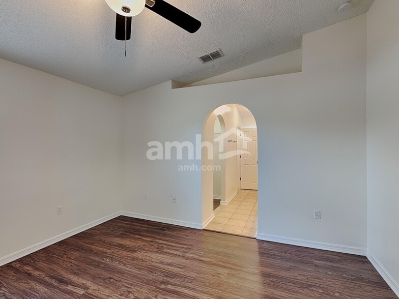 Building Photo - 5251 Silver Thistle Ln