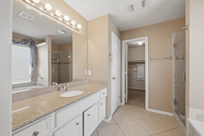 Building Photo - 26038 Palmdale Estate Dr