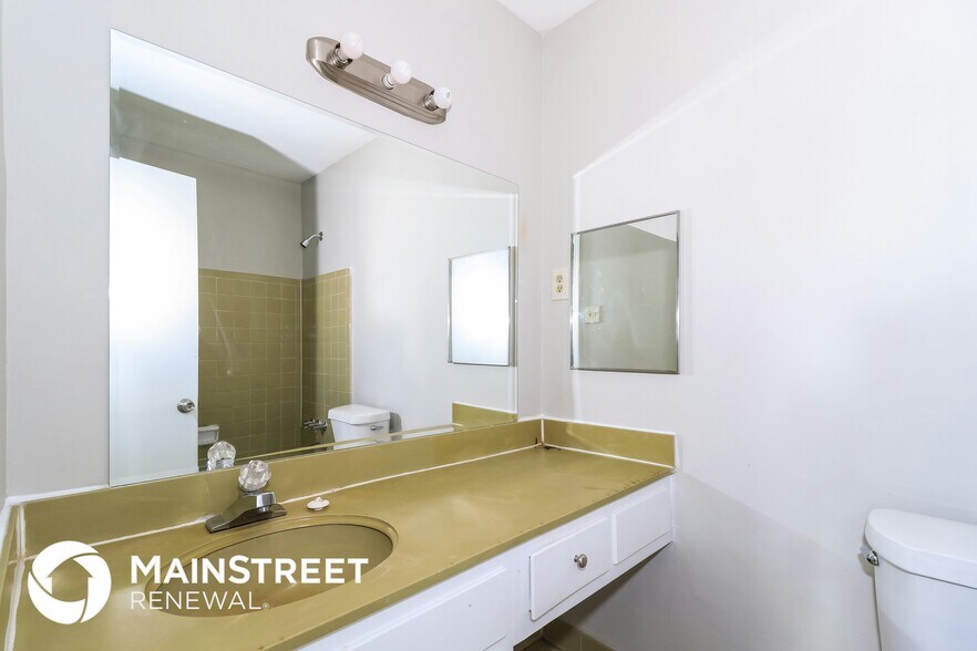 Building Photo - 5126 Battle Creek Dr