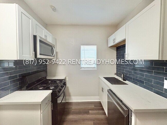 Building Photo - 4431 Clay St
