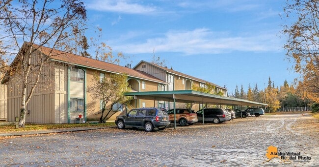 Building Photo - Top Floor End Unit Condo* Pet Friendly, Pr...