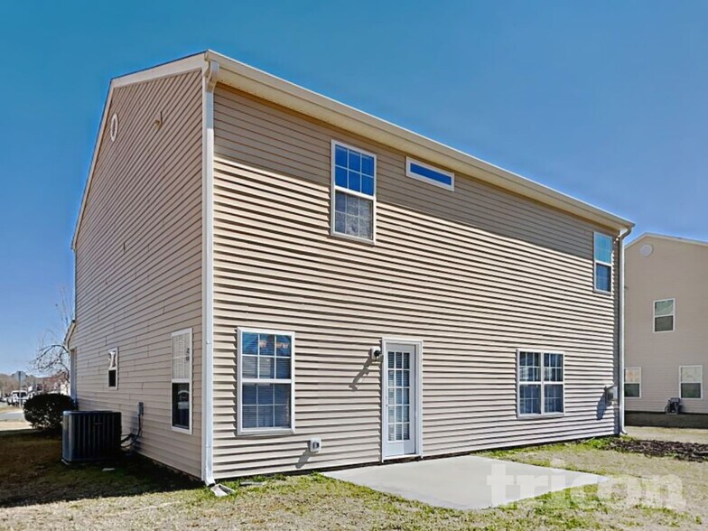 Building Photo - 413 Stoney Run Dr