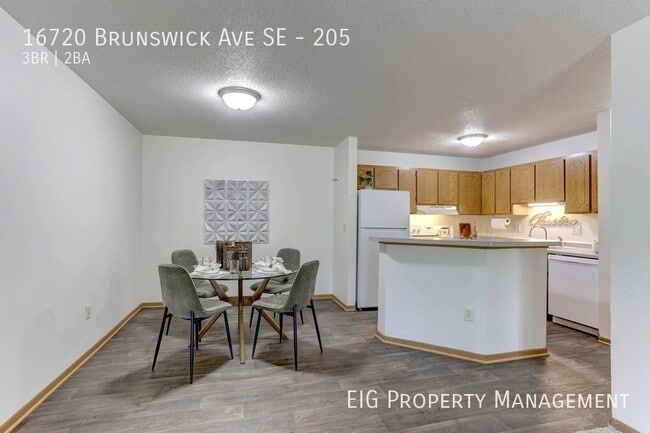 Building Photo - 16720 Brunswick Ave SE