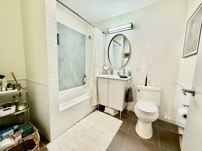 Building Photo - 232 Pavonia Ave