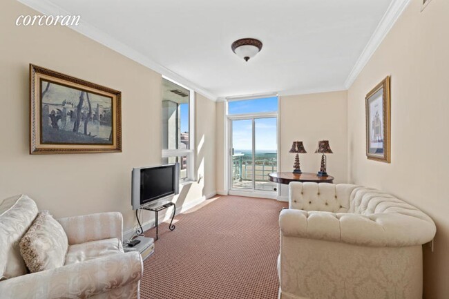 Building Photo - 222 Lakeview Ave