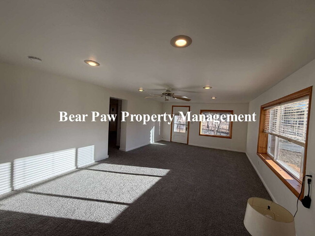 Building Photo - "Charming cabin in Evergreen"