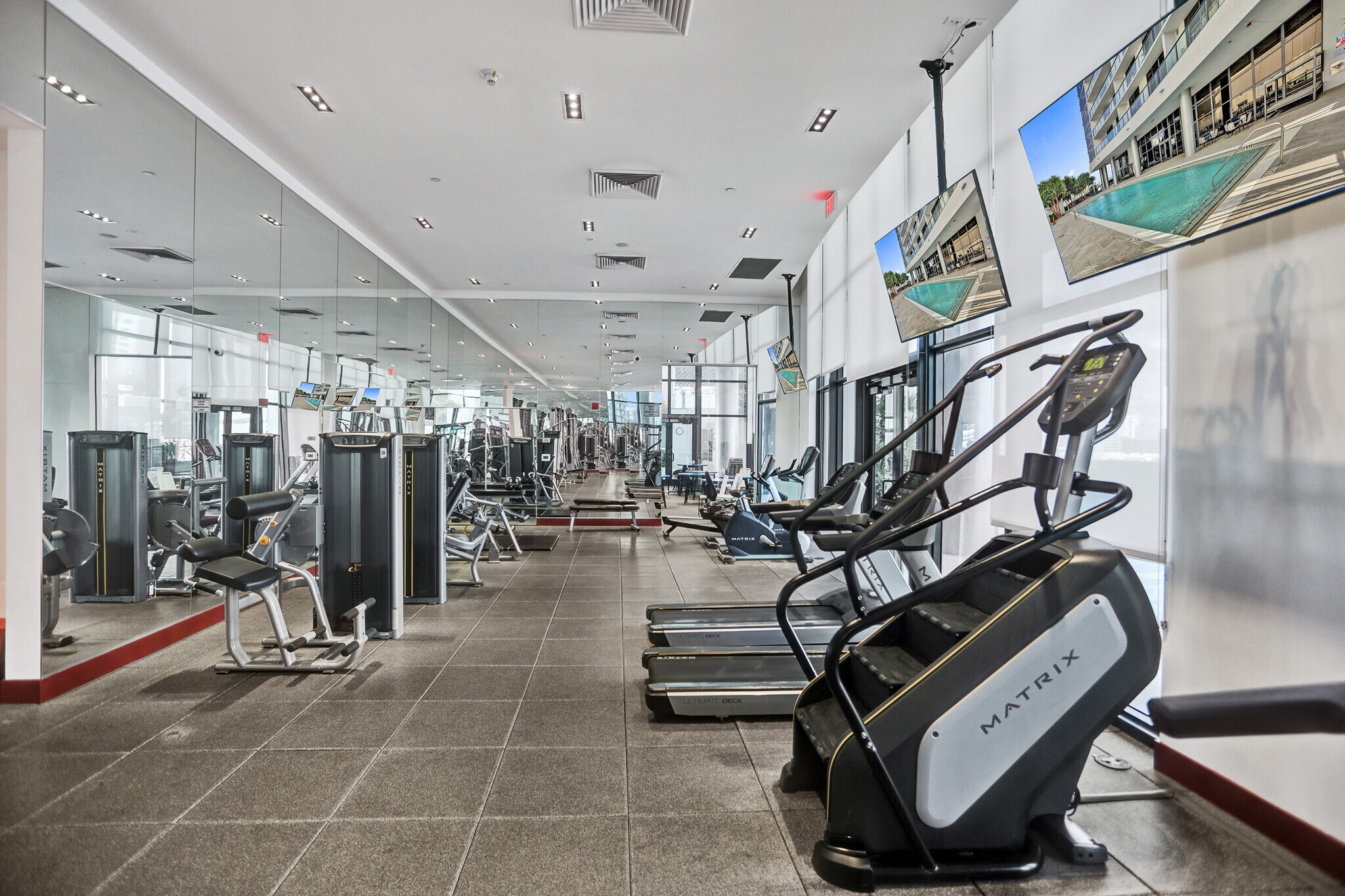 Building Photo - 1600 NE 1st Ave