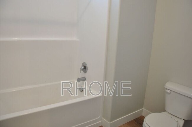 Building Photo - 4076 W 1530 N EE-301