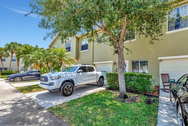 Building Photo - 2061 SE Glen Ridge Dr