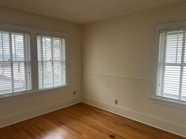 Building Photo - 240 W Locust St