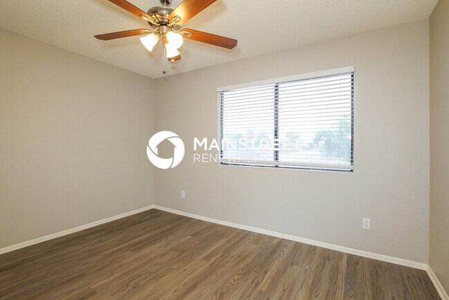 Building Photo - 3 Bedroom Pet-Friendly Home in Glendale, A...