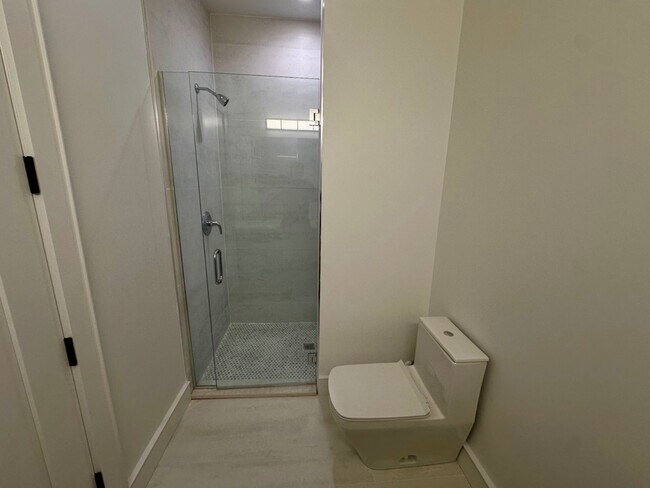 Building Photo - 4243 N Damen Ave