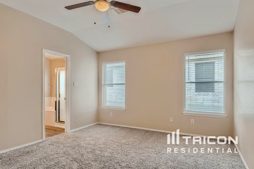 Building Photo - 1411 Catalina Dr