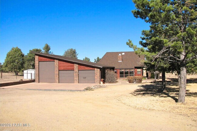 Building Photo - 2550 Love Ln