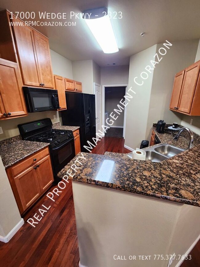 Building Photo - 2 Bed, 2 Bath with loft in Fallen Leaf Com...