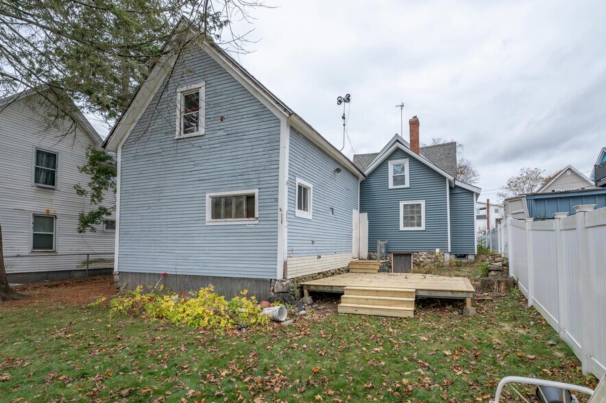 Building Photo - 459 Central St