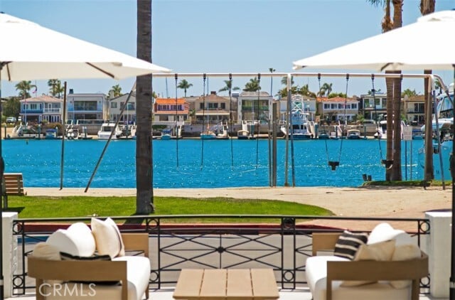 Building Photo - 2401 Bayshore Dr