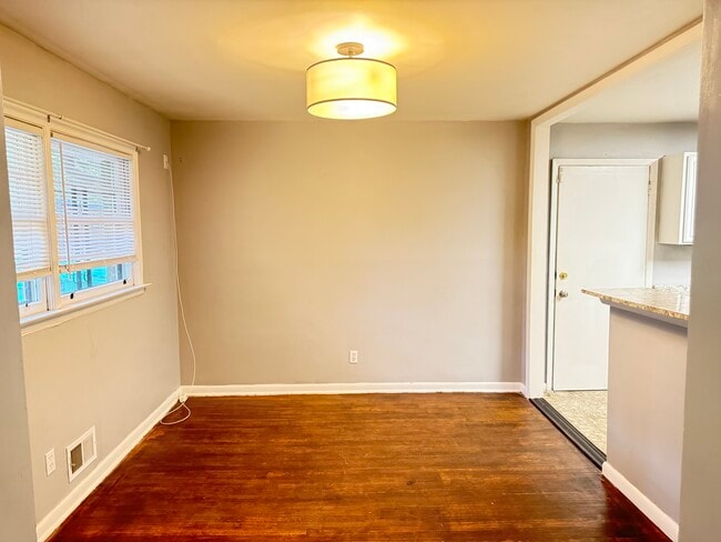 Building Photo - Elldale Haven