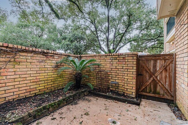 Building Photo - 4000 Purdue St