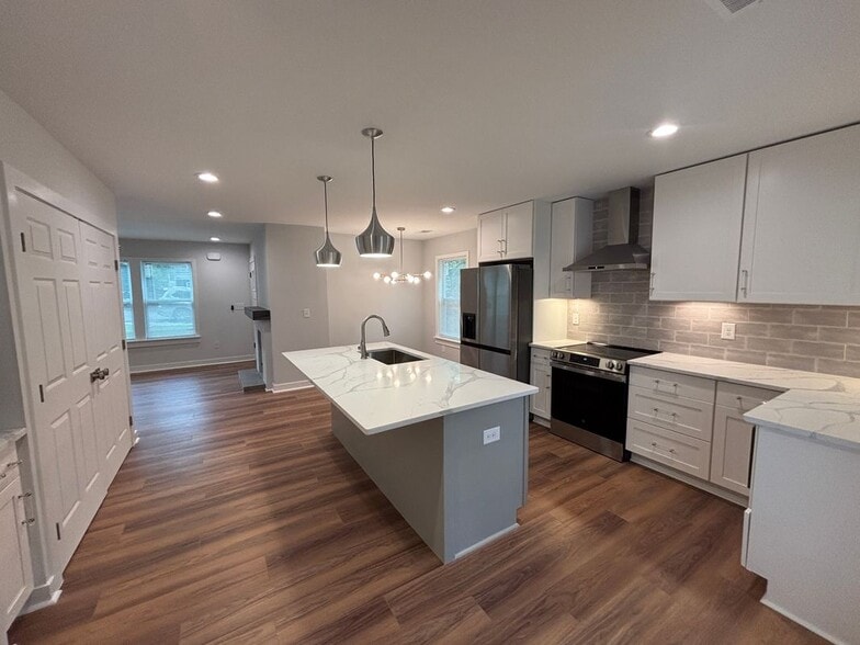 Building Photo - 1389 Lanvale Dr SW