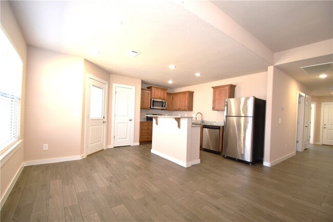 Building Photo - 1572 Sandpiper St