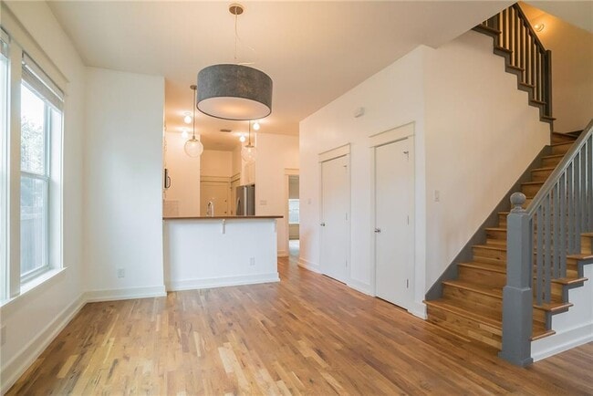 Building Photo - 1165 Poquito St