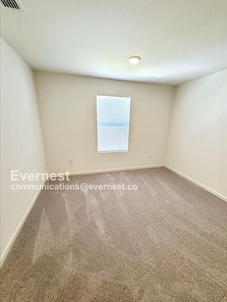Building Photo - 135 Flowering Cherry St
