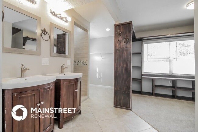 Building Photo - 509 Roy Blvd