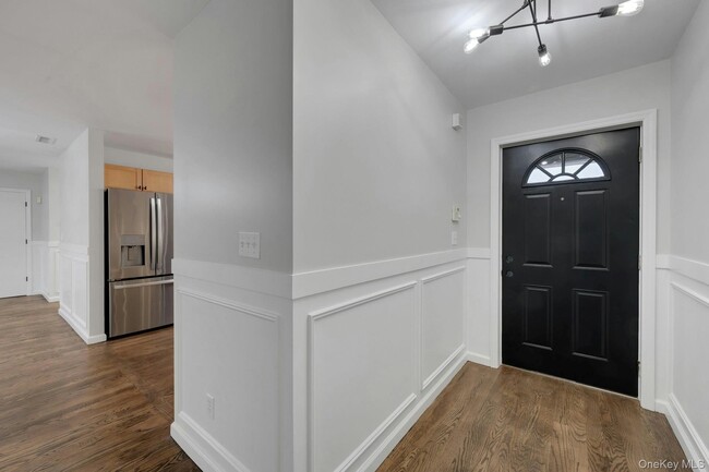 Building Photo - 115 Halstead Ave