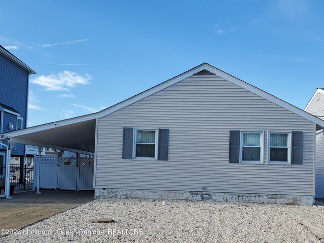 Primary Photo - 60 E Pampano Dr