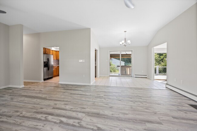 Building Photo - 159 E Johnson Ave