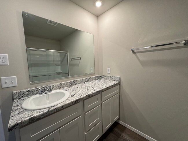 Building Photo - Brand New 4 Bedroom in Bixby