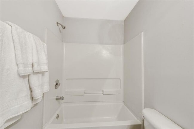 Building Photo - 268 Balaban Cir