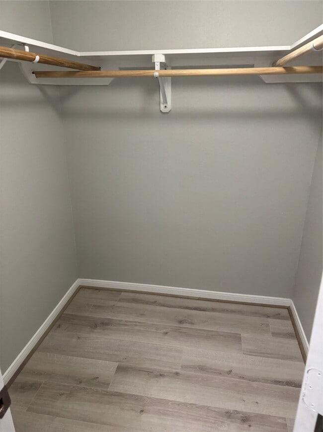 Building Photo - 2626 Holly Hall St