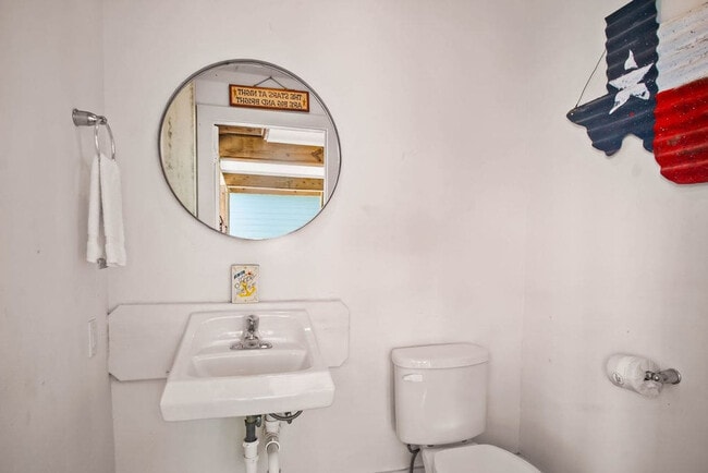 Building Photo - 2727 Eleventh Street-SI ID1023166P