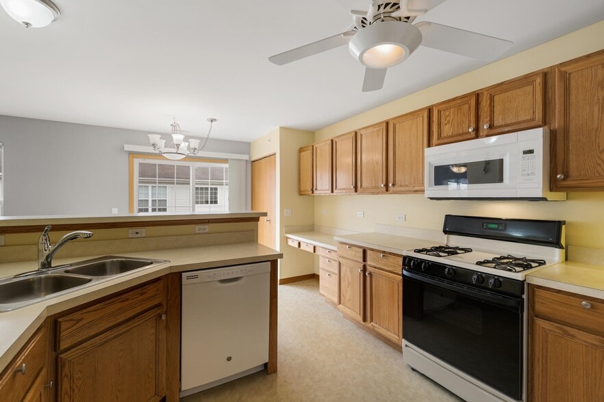 Building Photo - 680 Mill Cir