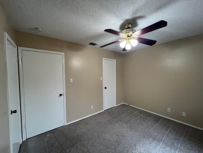 Building Photo - 7026 Silver Canyon